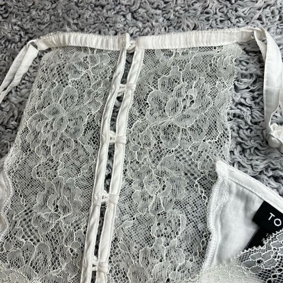 NWT TORRID White Racer Button Back Lace Top Sz 2 - Picture 3 of 6